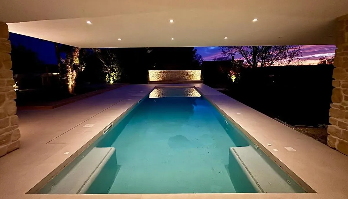 Brand New Design Villa With Sea View بومير