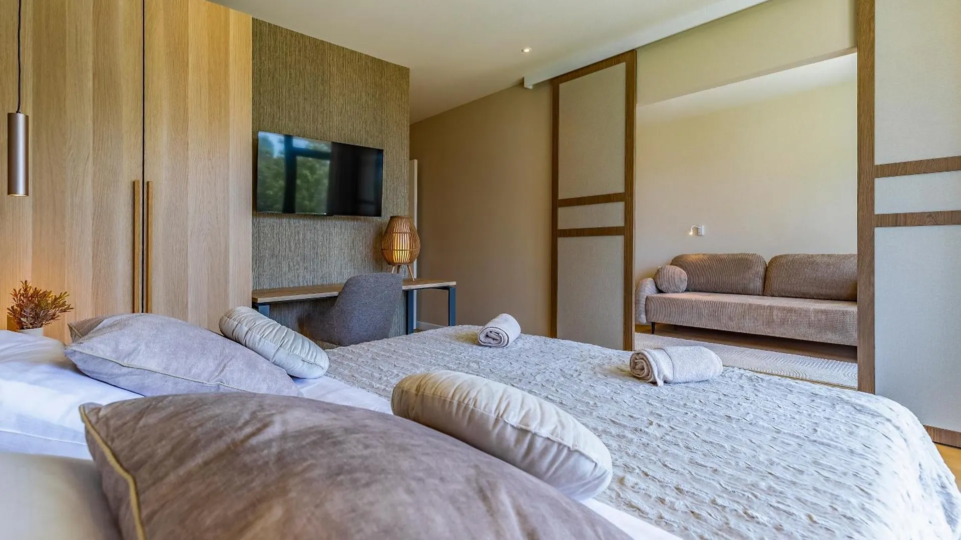 Brand New Design Villa With Sea View بومير 0*,